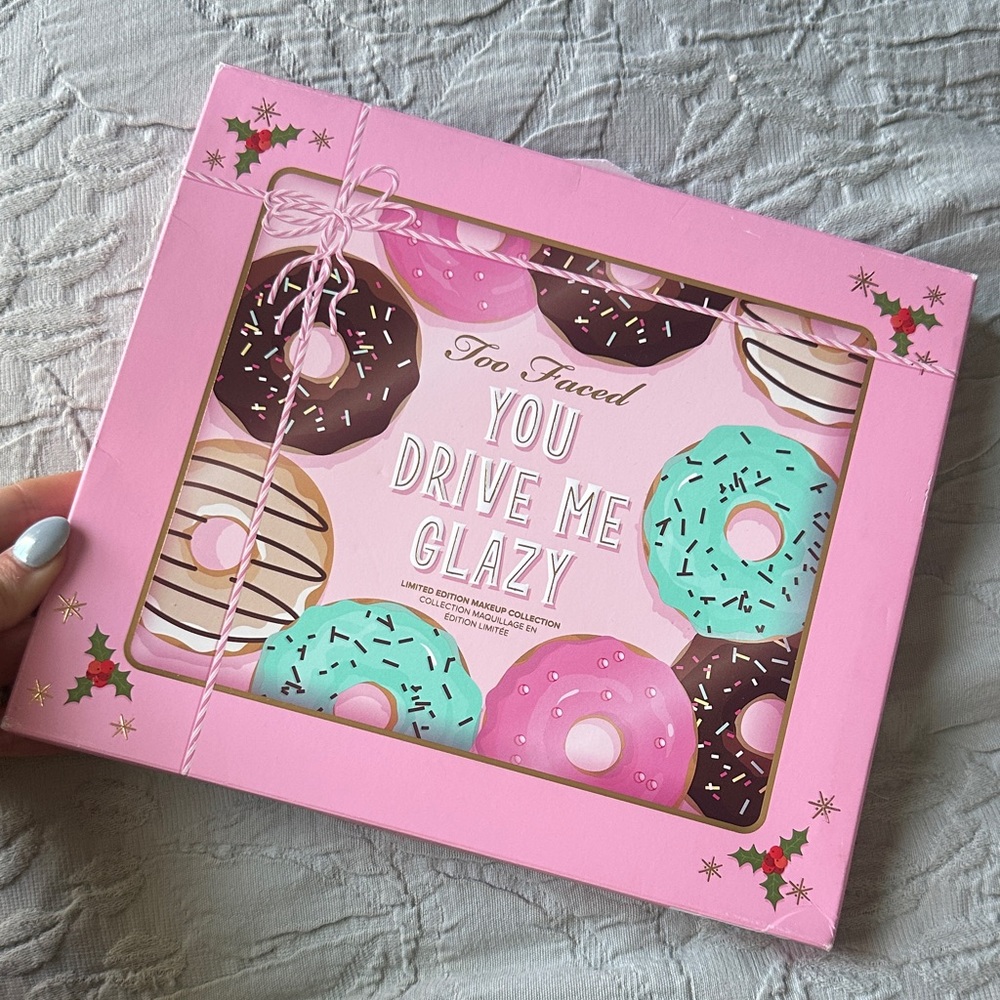 Too Faced You Drive Me Glazy Makeup Set - Pink, Brown, Mint